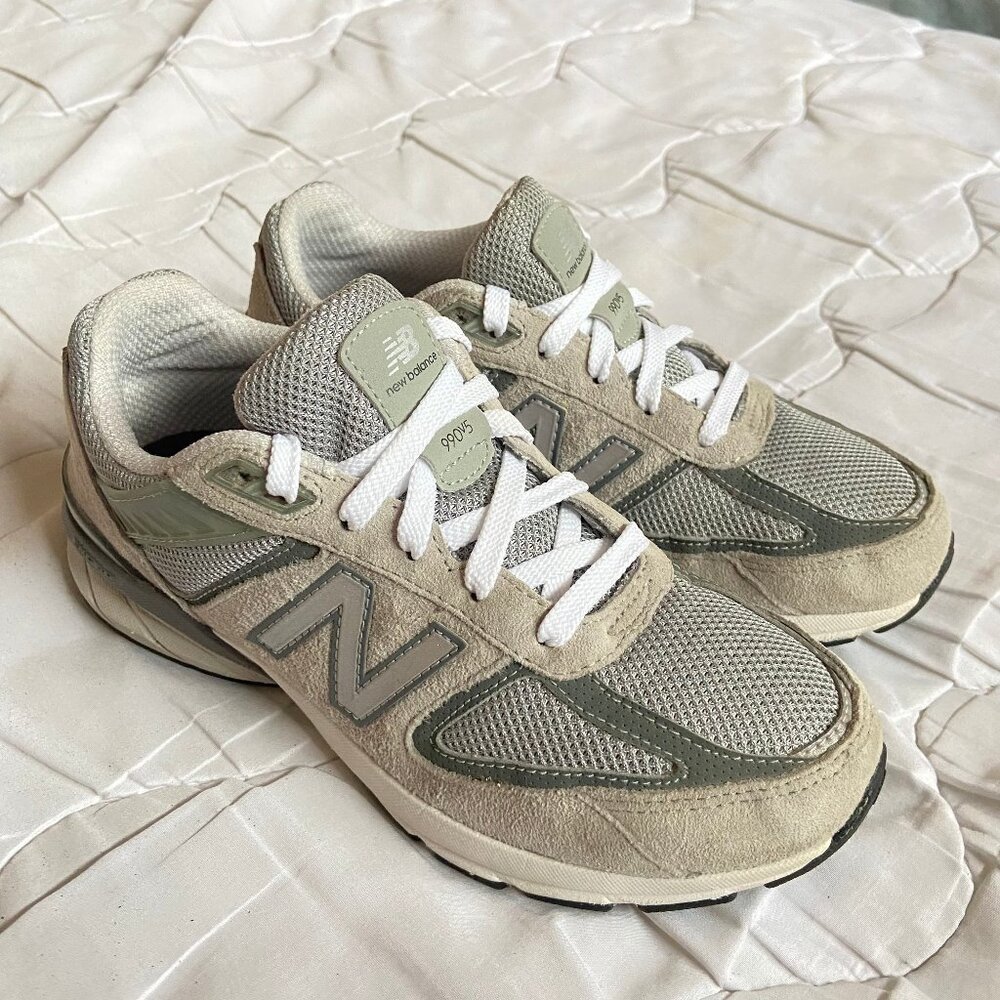 New Balance 990v5 Size 4.5 mens 6 womens